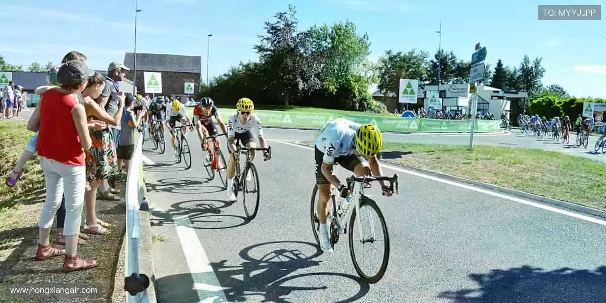 锁定直播间,见证奇迹发生!🏀 实时弹幕互动,一起嗨翻全场!